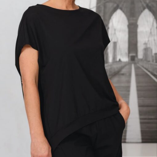 JustMust minimalistlik oversized pluus Haya - Must