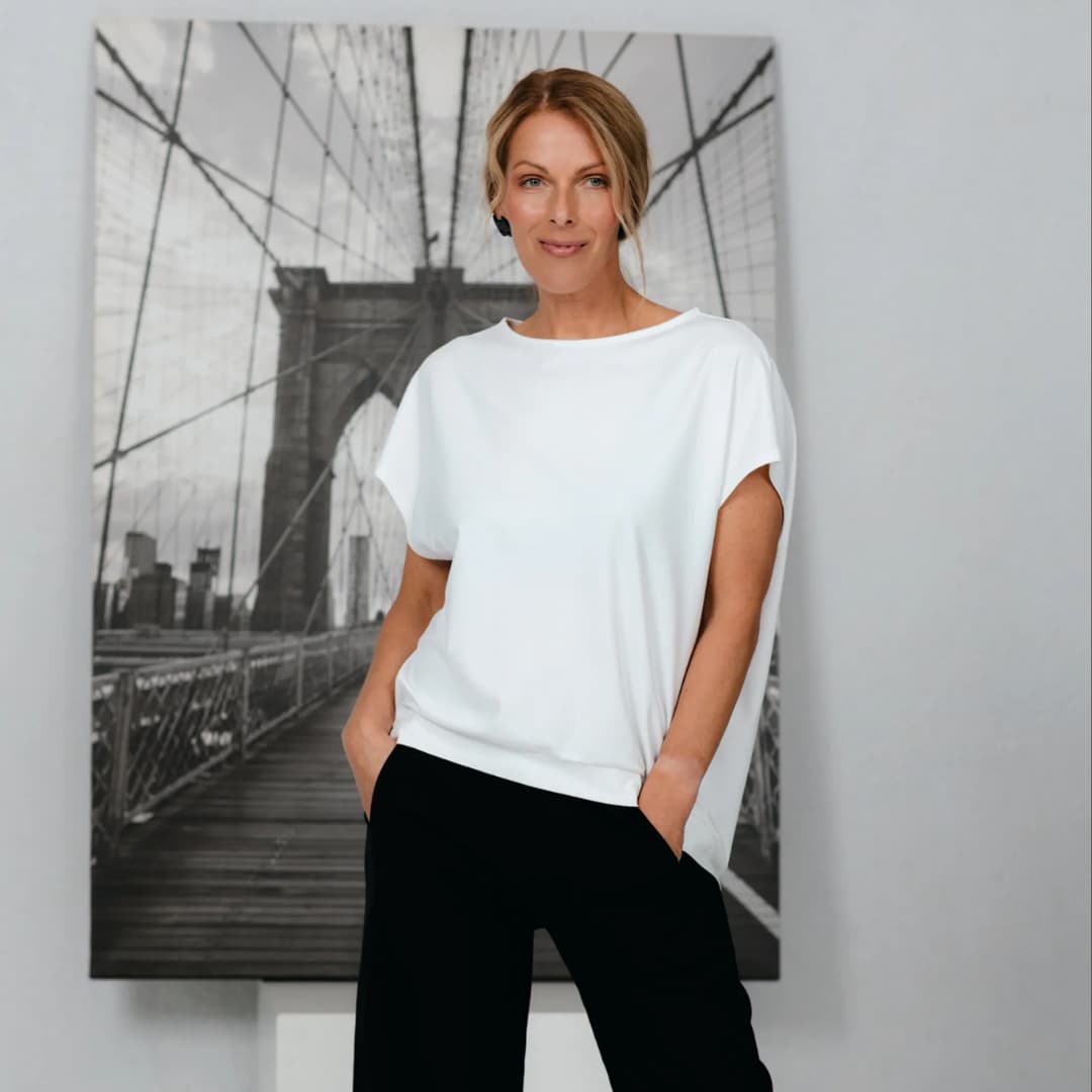 JustMust minimalistlik oversized pluus Haya - Valge