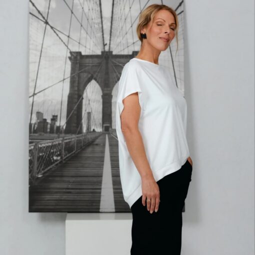 JustMust minimalistlik oversized pluus Haya - Valge
