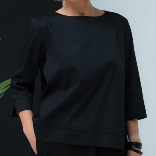 JustMust minimalistlik pluus Anata - Must