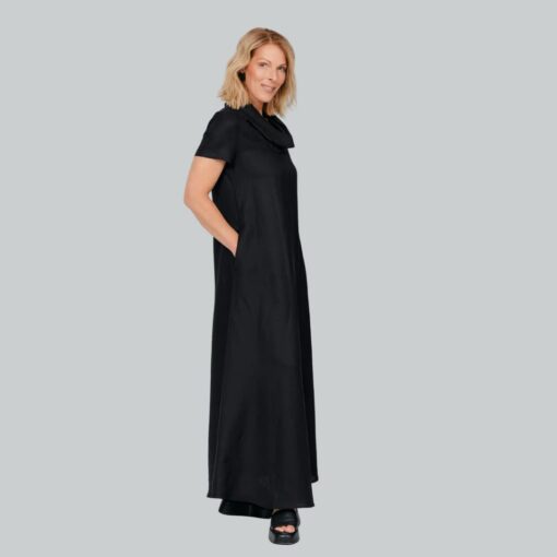JustMust rullkaelusega pikk linane kleit Umi - Must