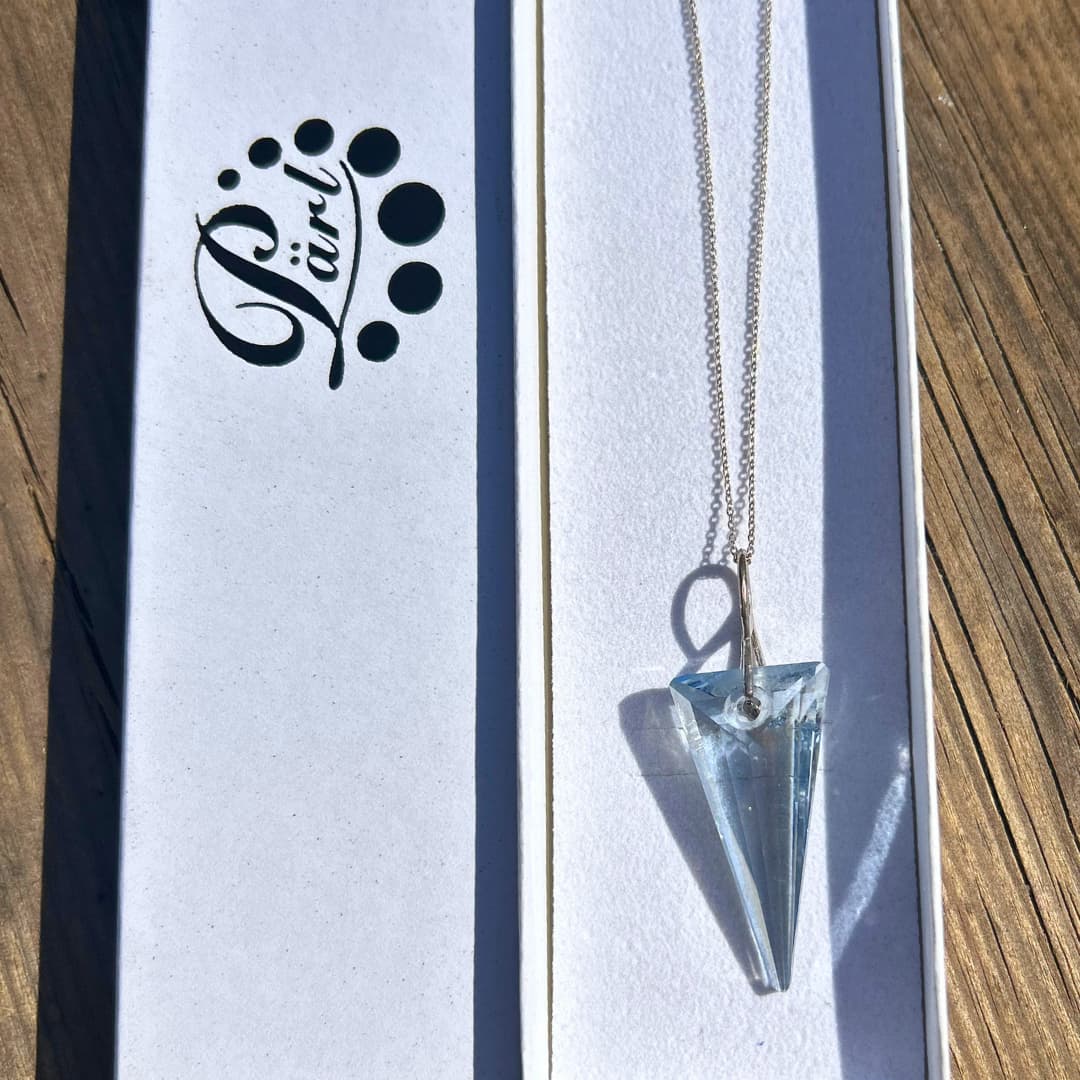 Hõbedast kaelakee Swarovski kristalliga - Helesinine