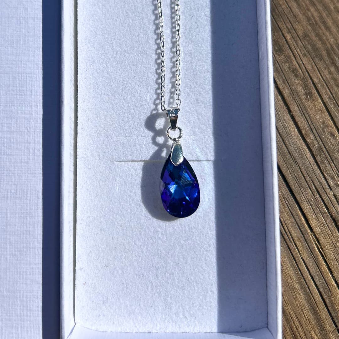 Hõbedast kaelakee Swarovski kristalliga - Tumesinine