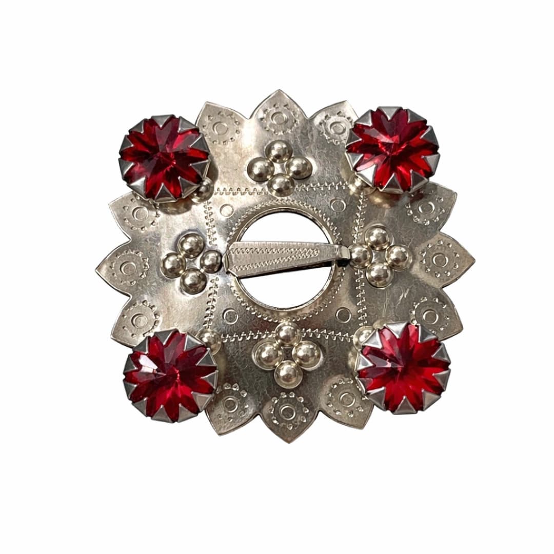 4 suurema silmaga prees - Punane