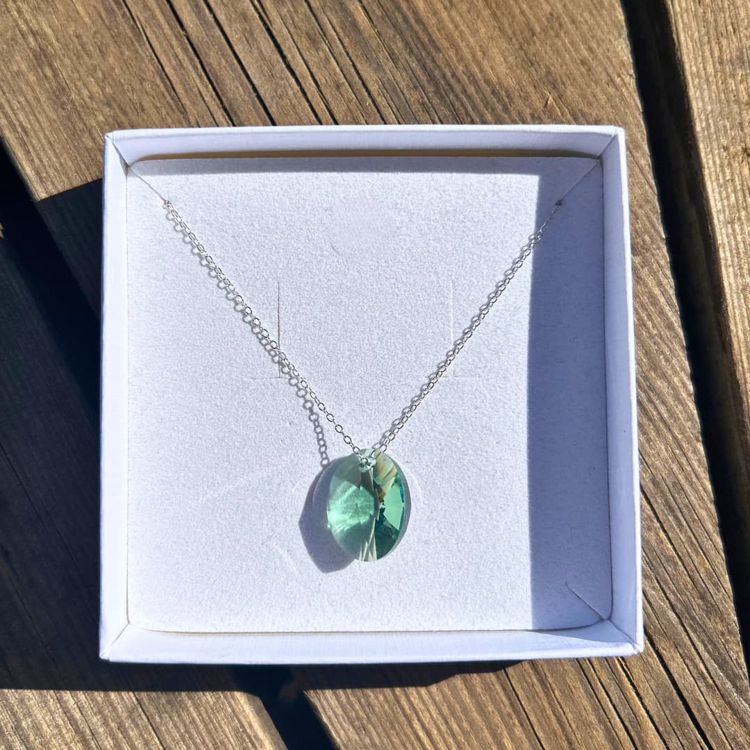 Hõbedast kaelakee Swarovski kristalliga - Heleroheline I
