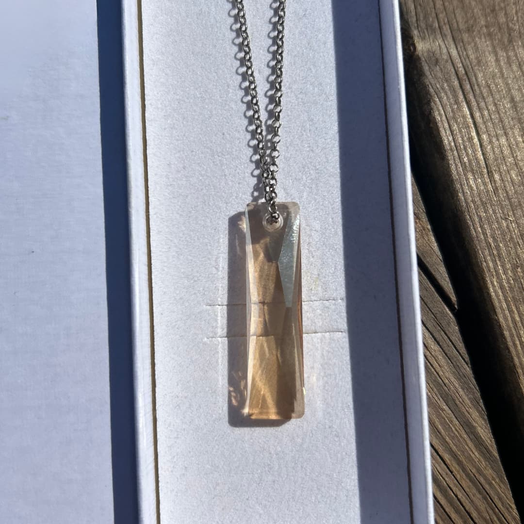 Hõbedast kaelakee Swarovski kristalliga - Oranžikas