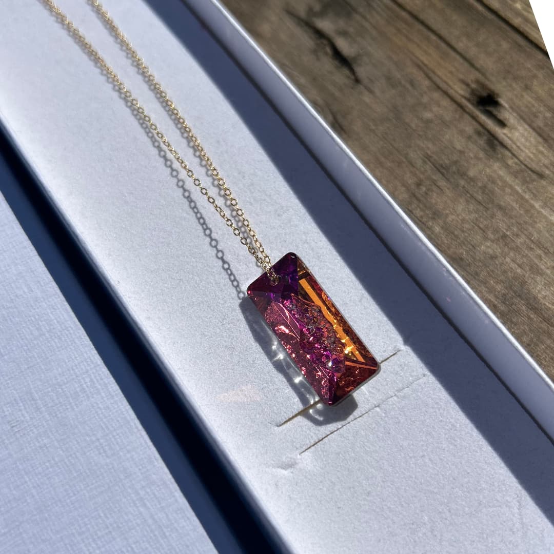 Hõbedast kaelakee Swarovski kristalliga - Oranžika kumaga