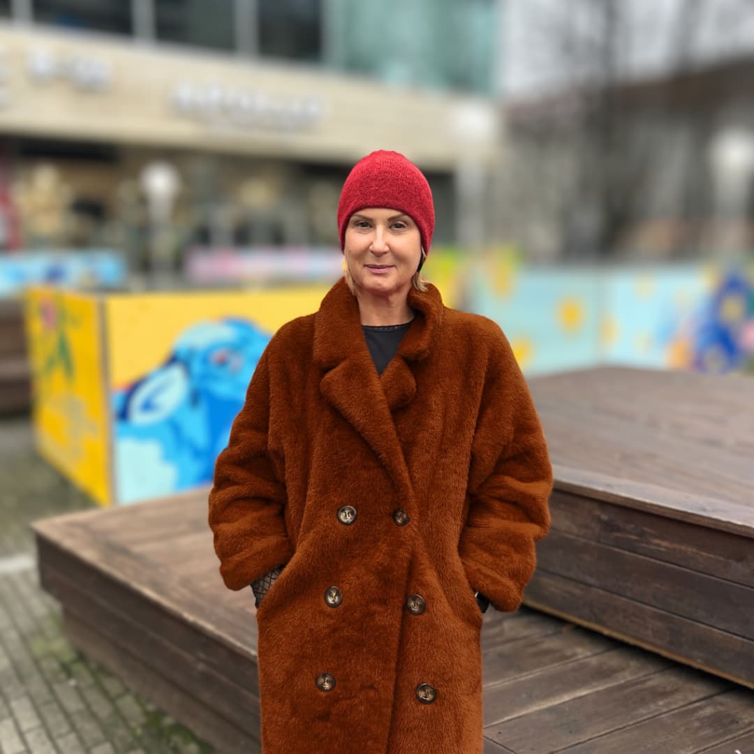 Pehme müts Fira - Tumepunane