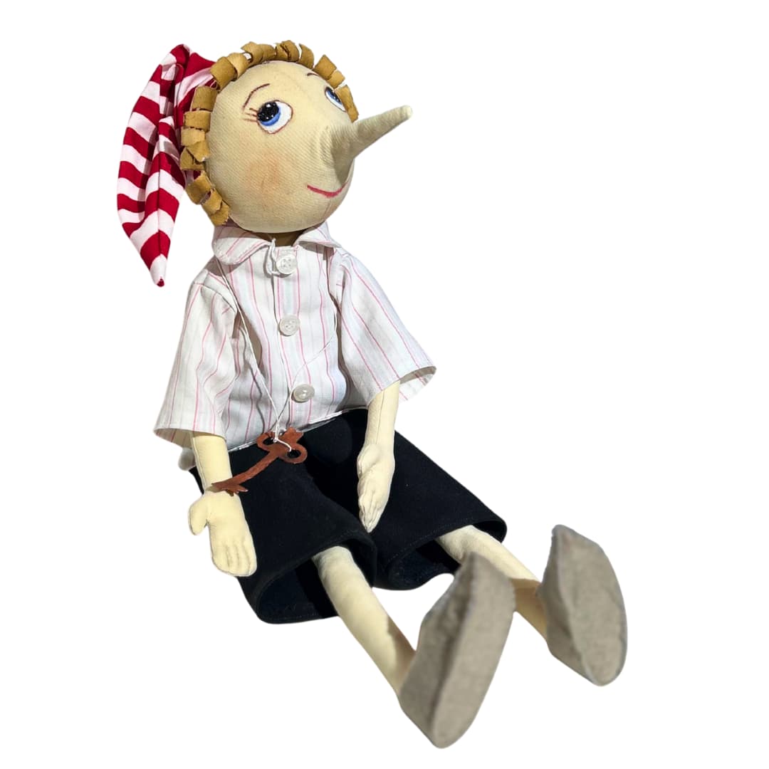 Käsitööna valminud nukk - Buratino