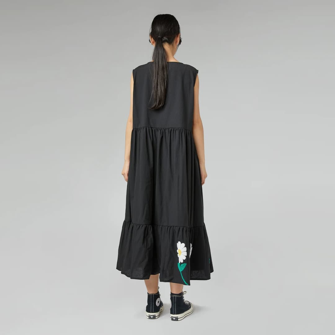 Kleit Karikakrad - Must