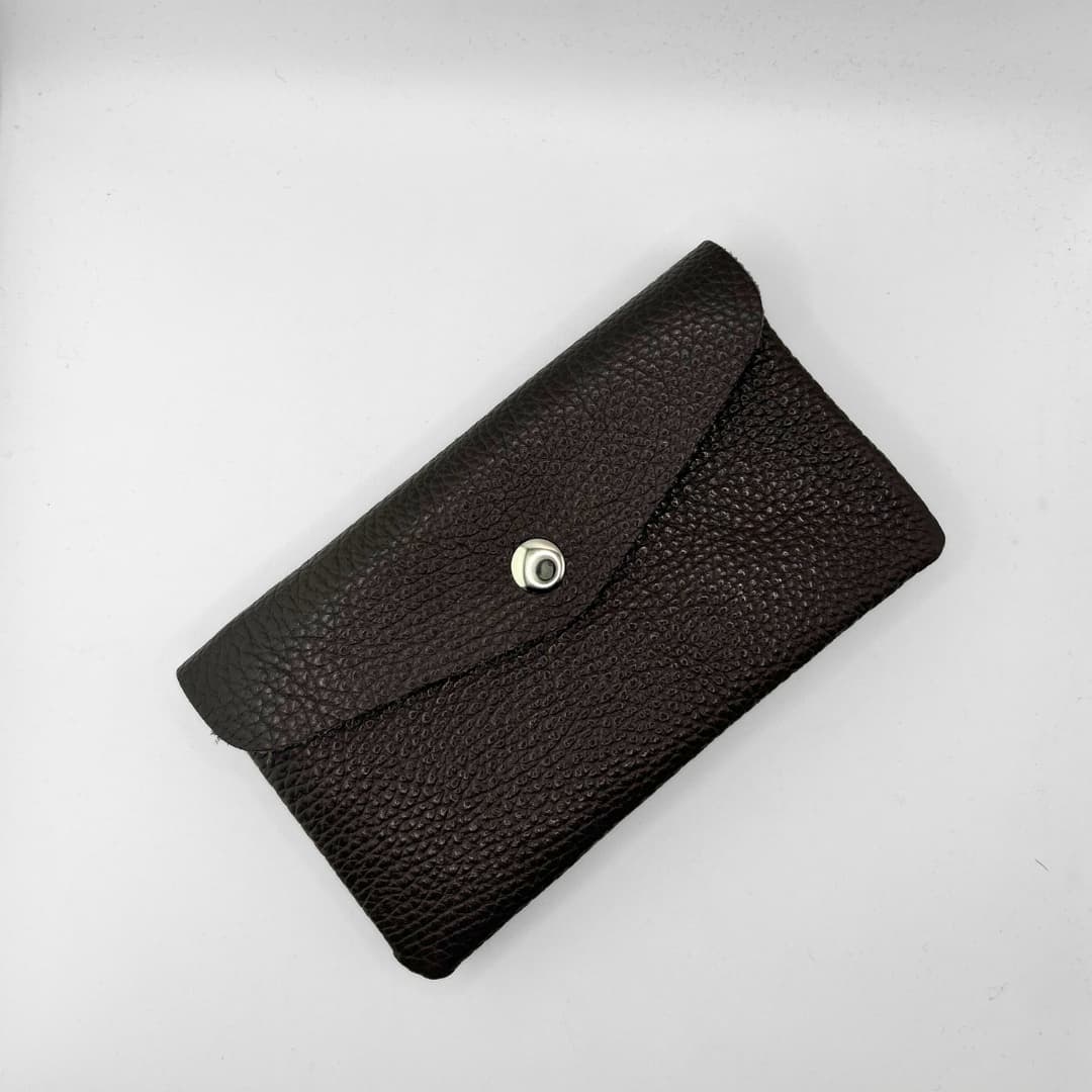 Nahast suur rahatasku Trinity - Tumepruun