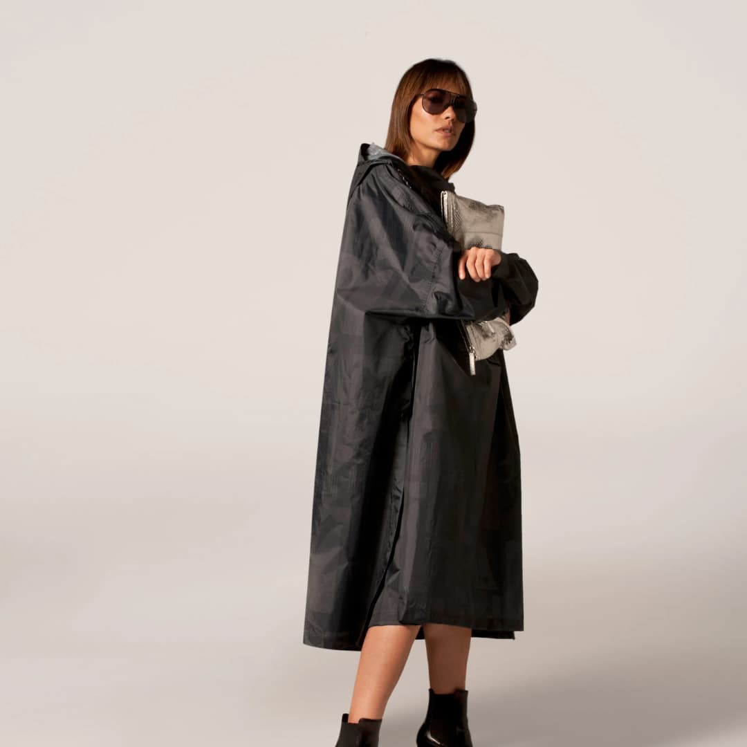 Rainkiss vihmapontšo - Back to Black Art