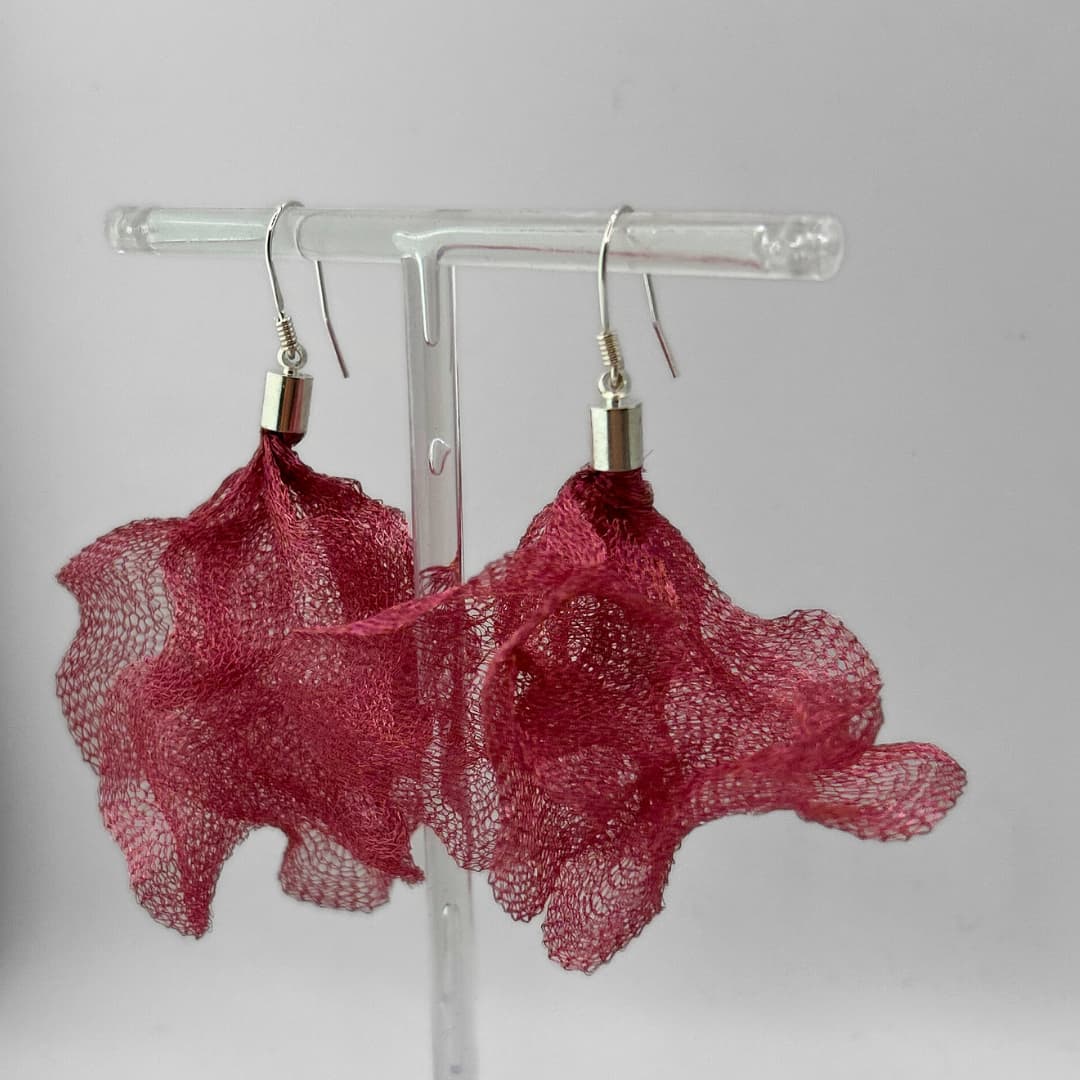 Veil of Dreams kõrvarõngad - Tumepunakas