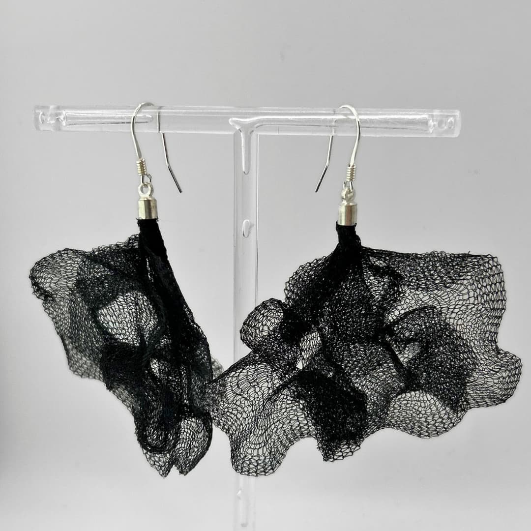 Veil of Dreams kõrvarõngad - Must