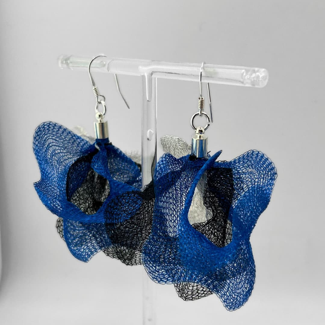 Veil of Dreams kõrvarõngad - Sini-must-valge 01