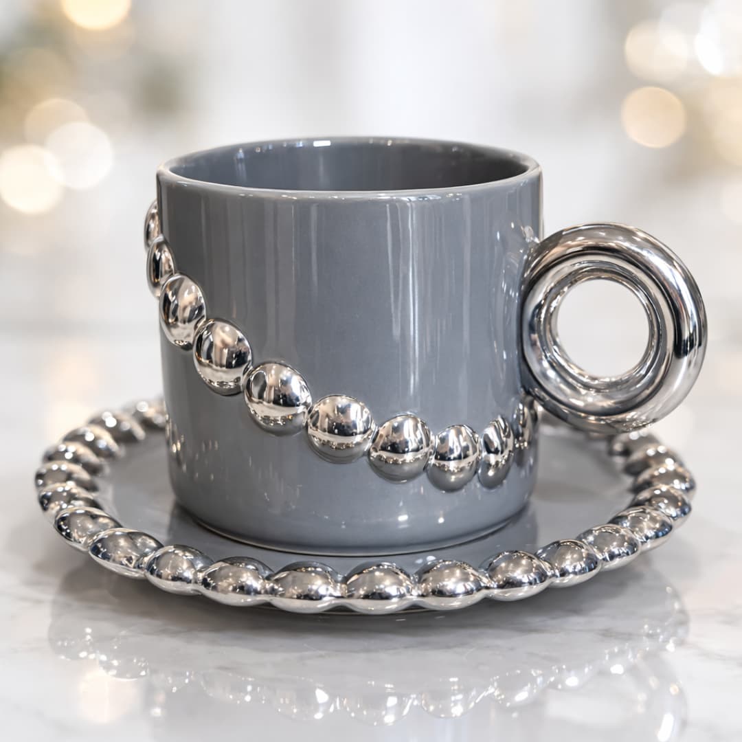 Keraamiline tass ja tassialus - Hall-hõbedane