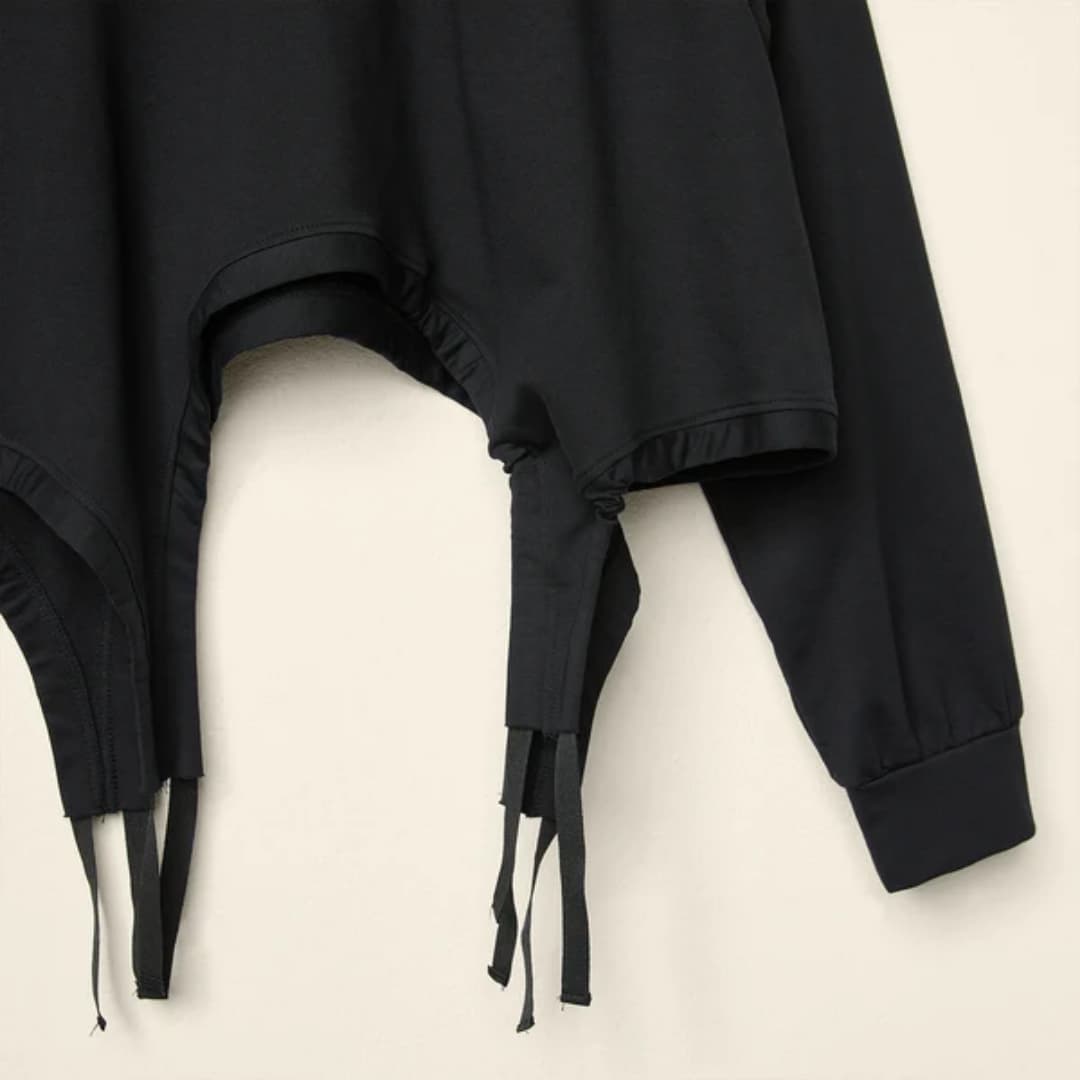 Lühike dressipluus narmastega - Must