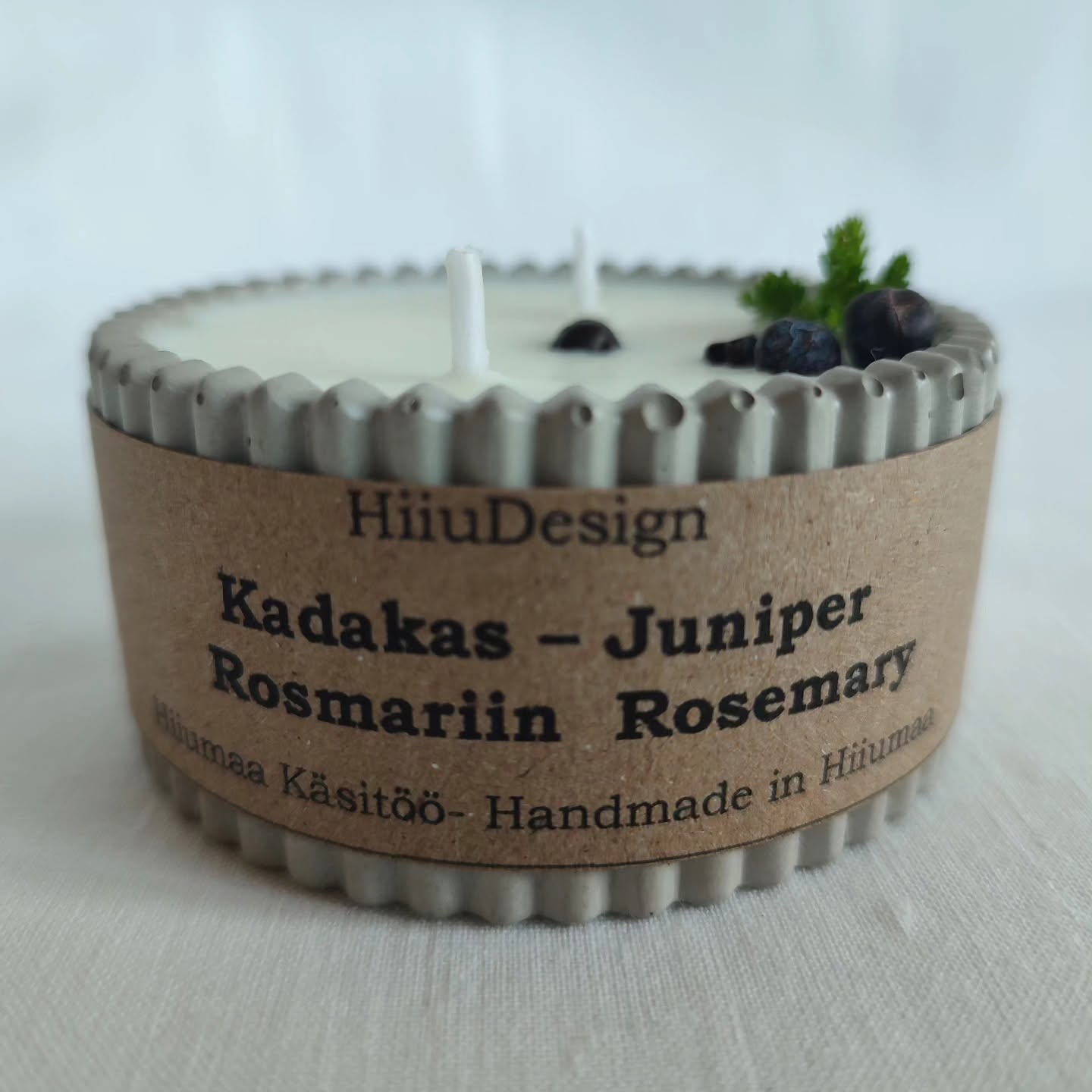 Hiiu disain küünal -  kadakas-rosmariin