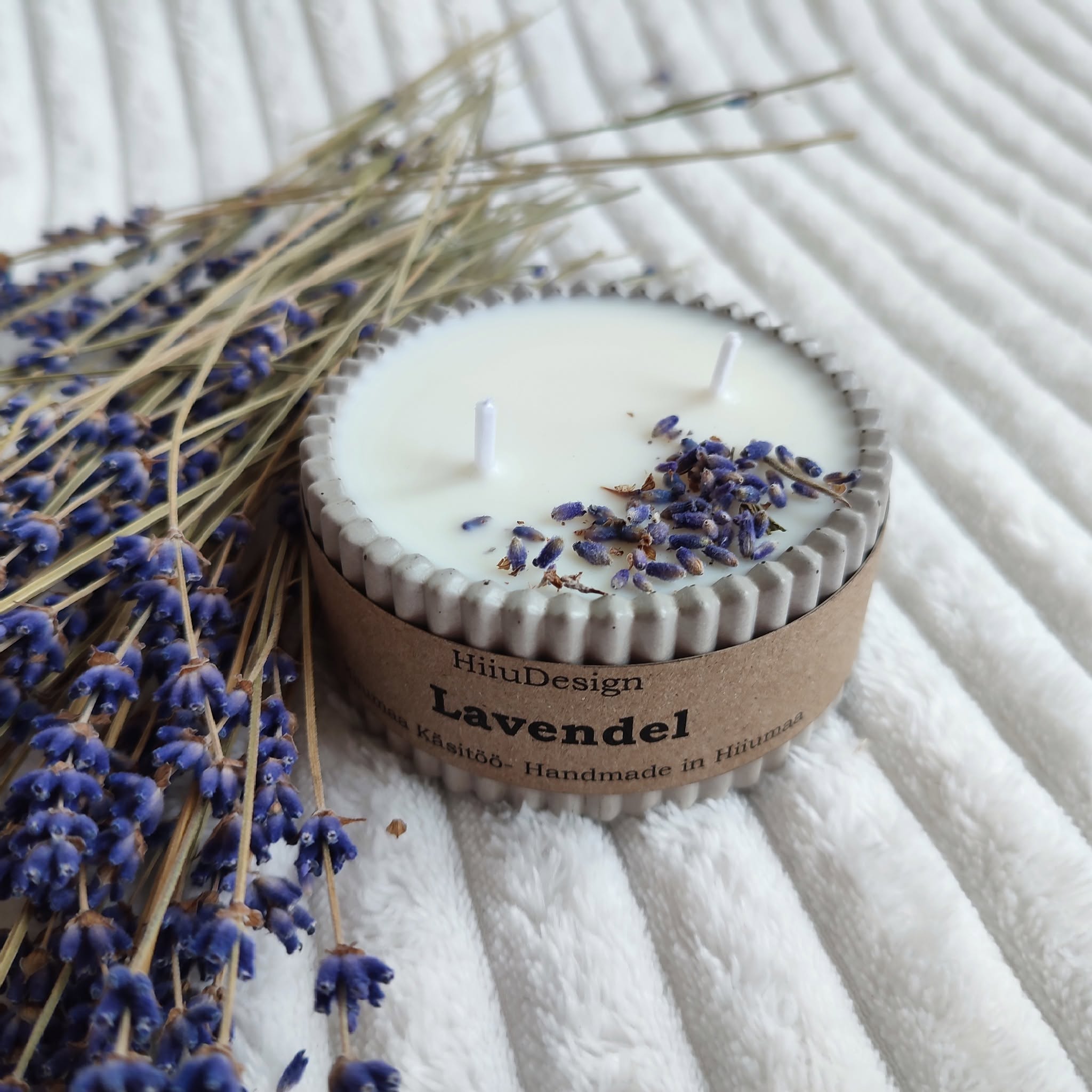 Hiiu disain küünal -  lavendel